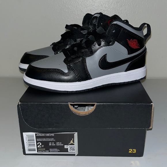 Jordan 1 MID - Picture 2 of 5